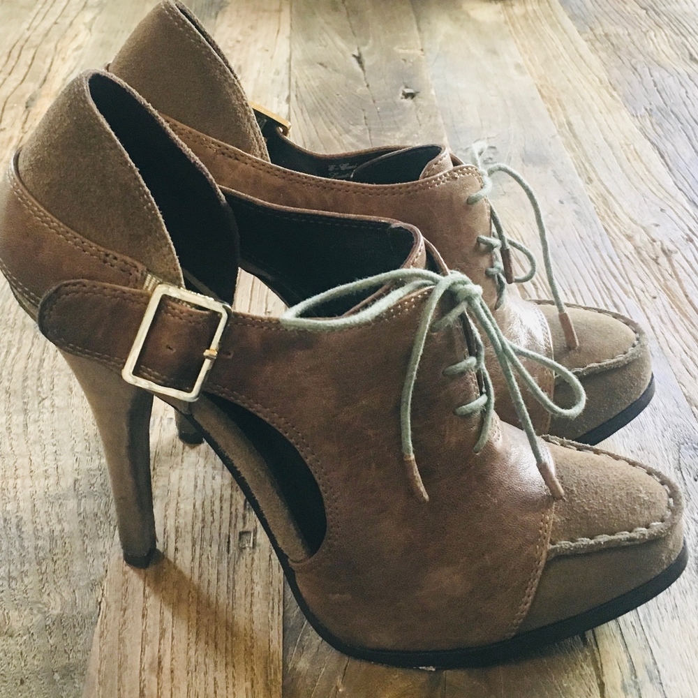 Elizabeth & James: Smoke & Covid FREE